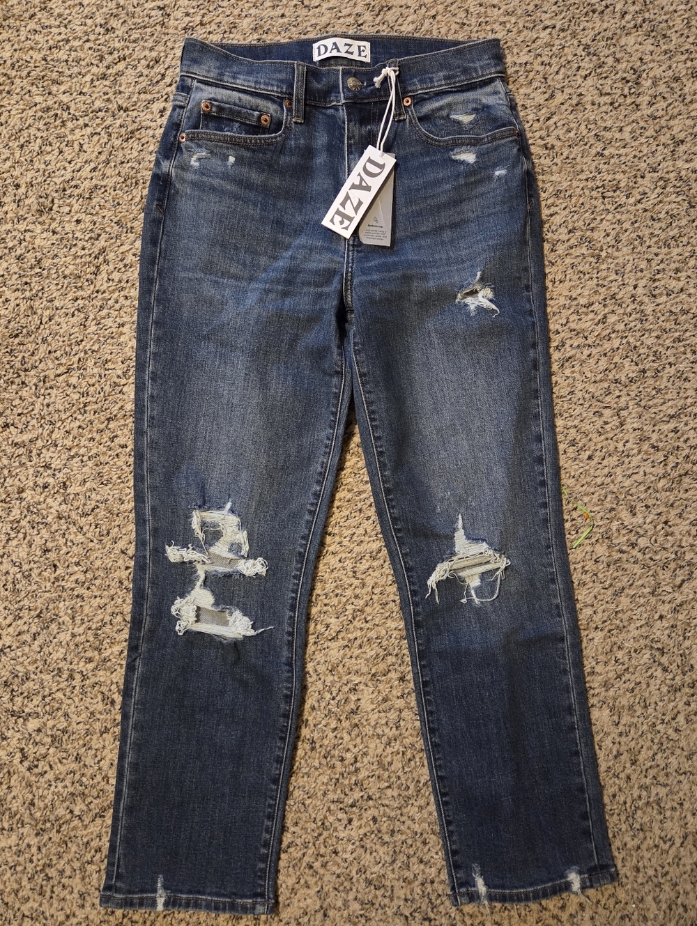 DAZE Distressed High Rise Straight, Size 26